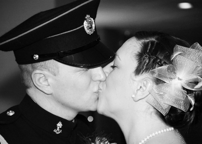 fx vision wedding kiss